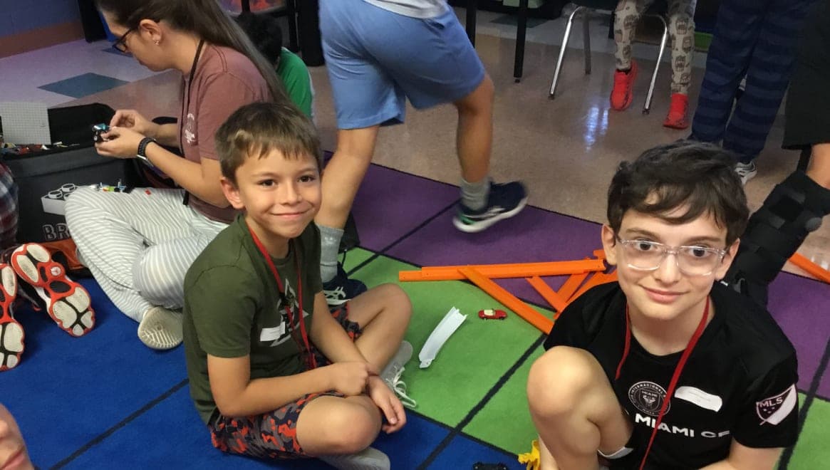 kids doing engineering