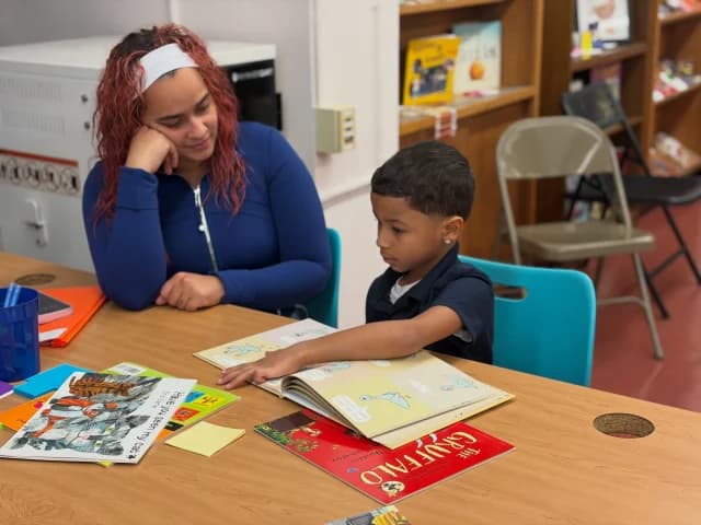 ☕📖 Donut you just love a good book? 🍩💙 Our K & 1 families spent the morning reading, sipping coffee, munching on donuts and making memories with their little readers at our Coffee & Read Event! #HarlemLink #HLCoffeeAndRead #FamilyEngagement #Literacyfun #LittleReaders