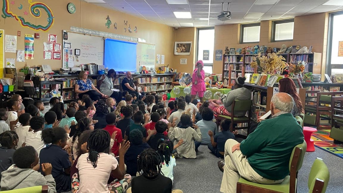 Rosey Readers Program Cultivates Family Reading Tradition in Elementary Schools
