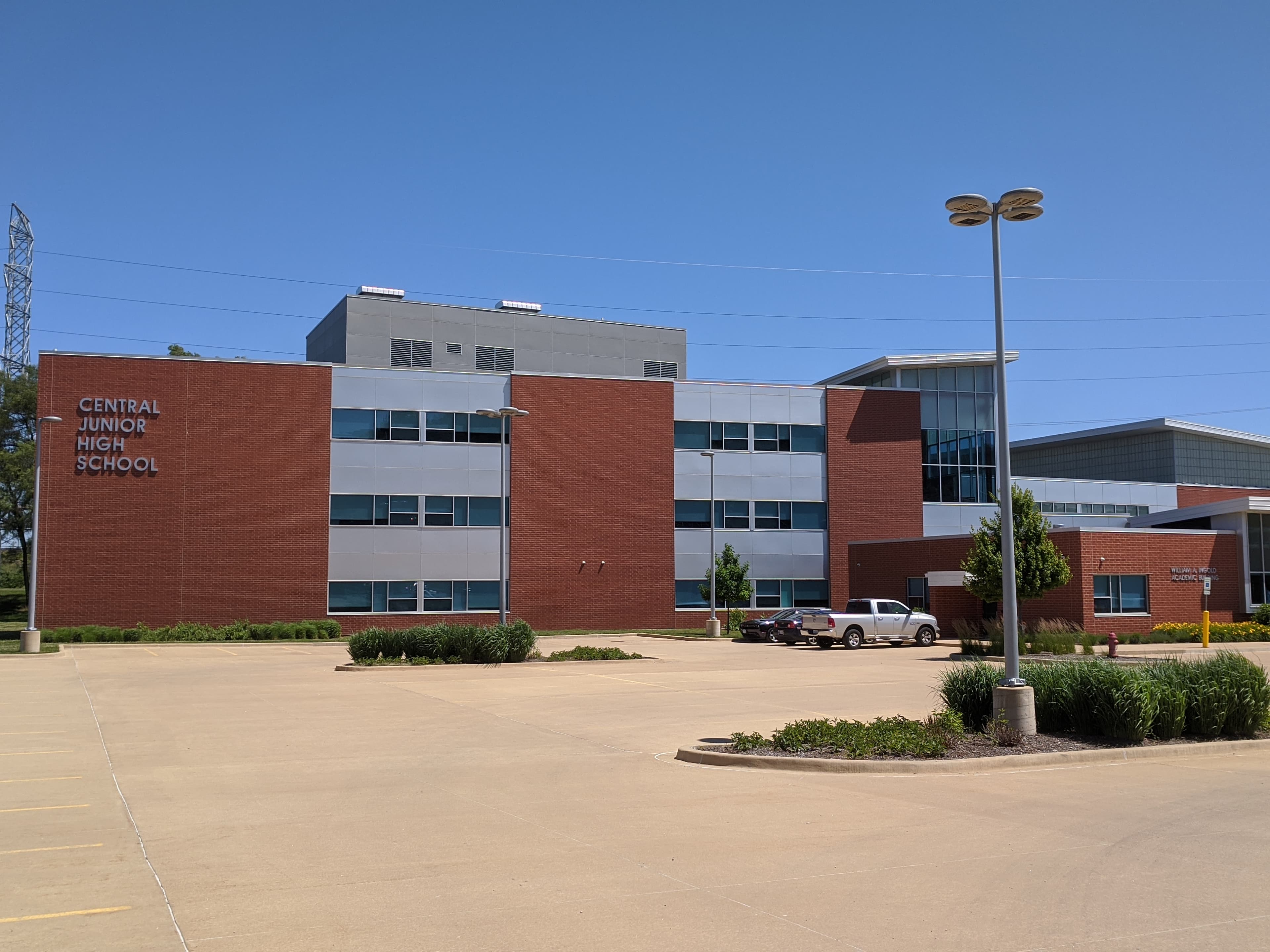 East Peoria Central Junior High School building