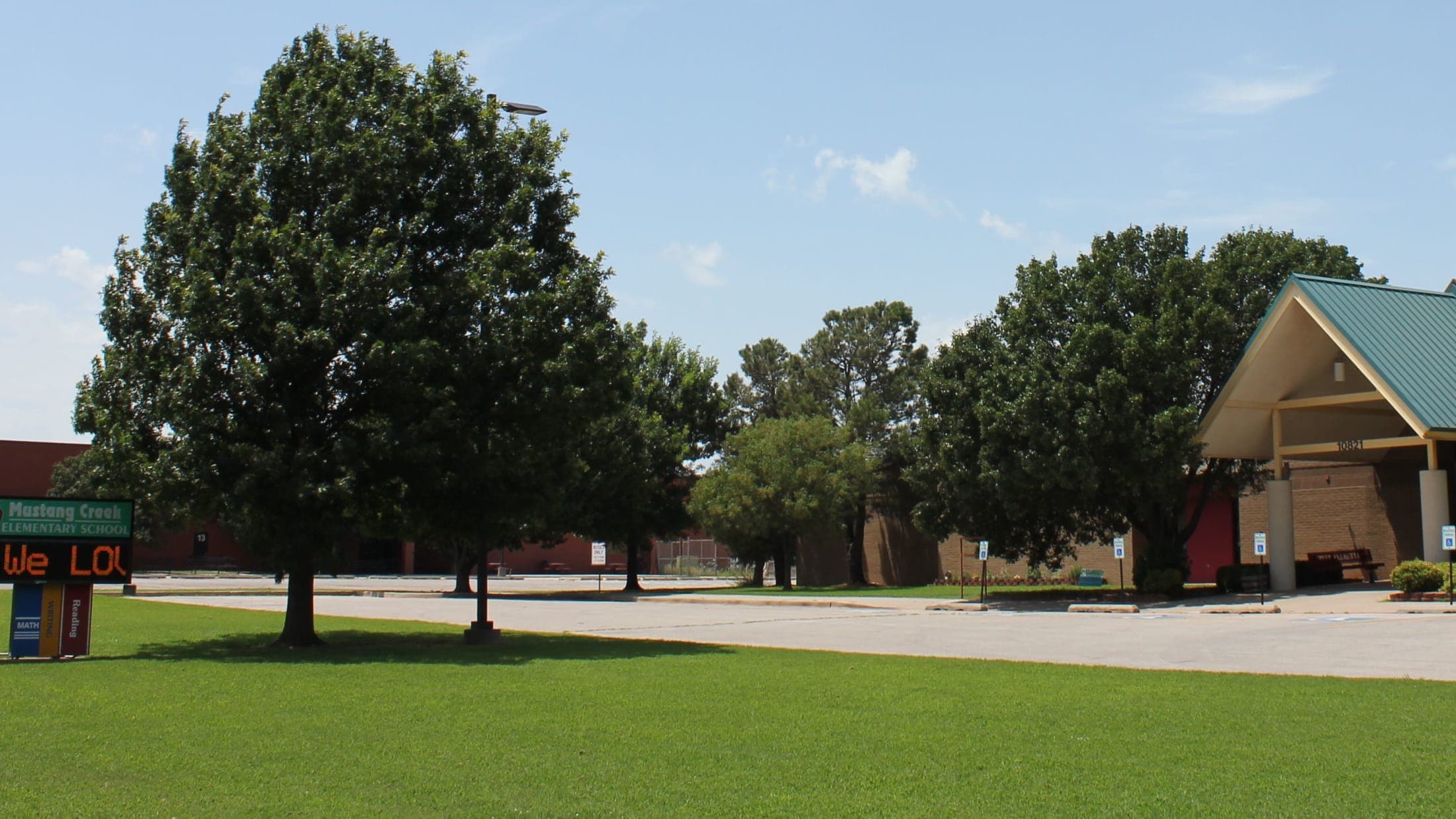 Front view of Creek elementary School