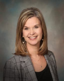 Stacy Edwards headshot