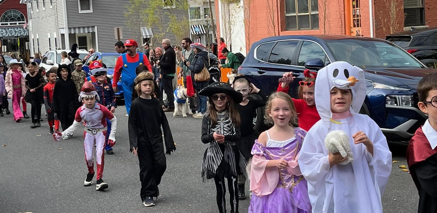 HALLOWEEN PARADE