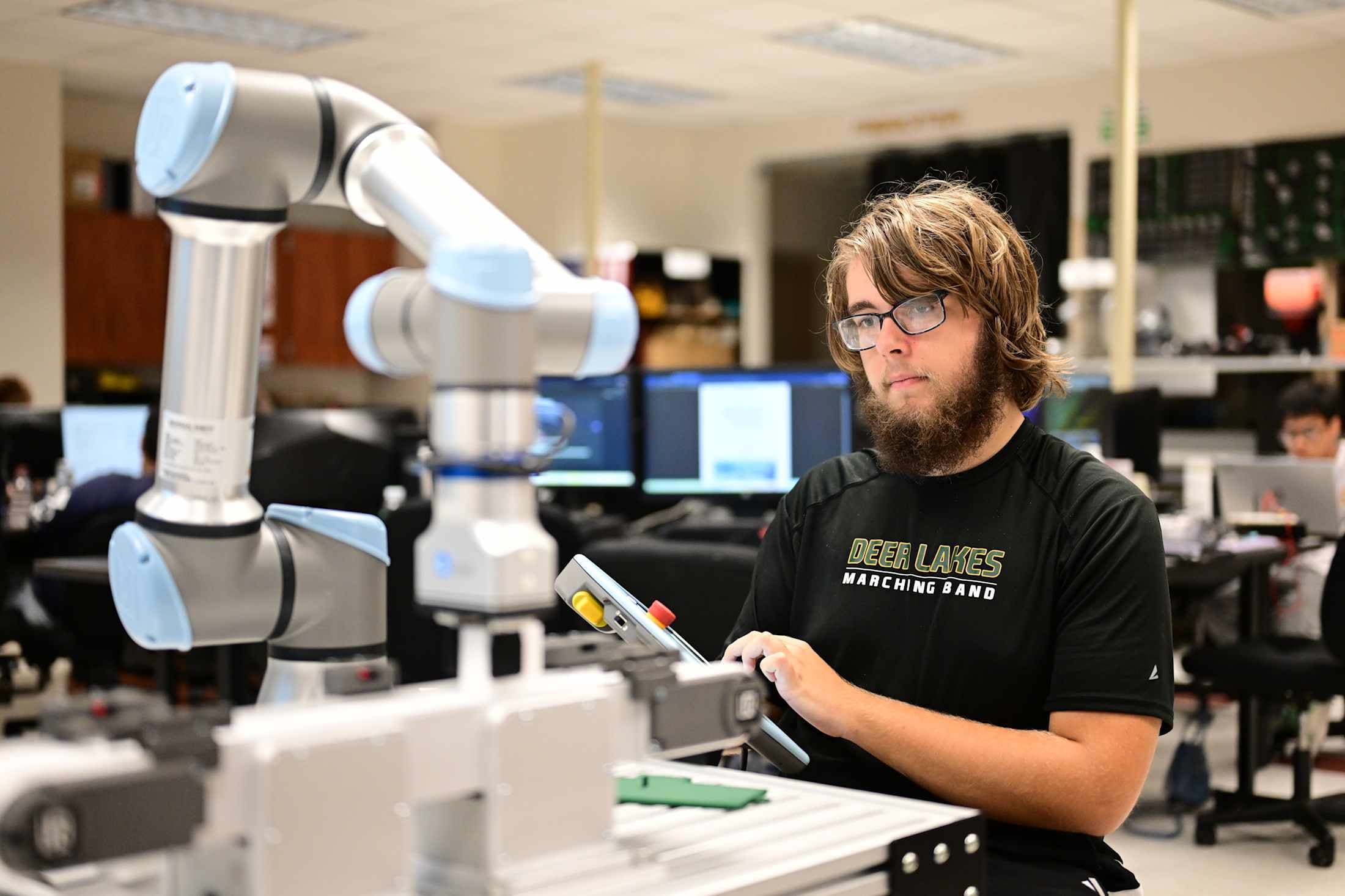 student controls robot