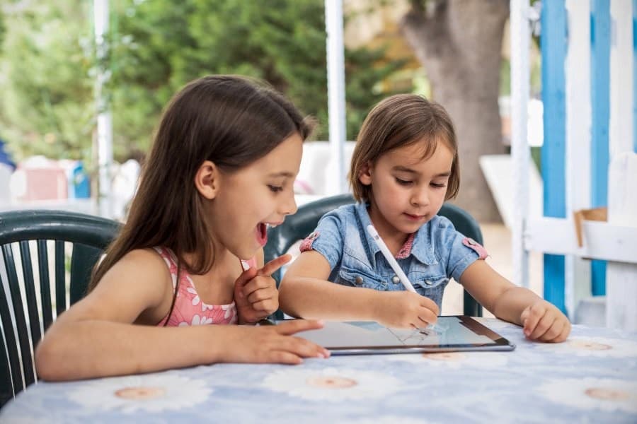 kids on tablet