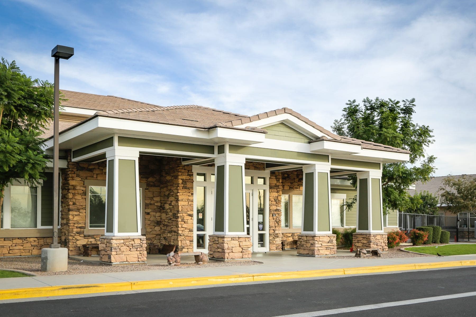 ALA Gilbert K-6 front building view